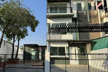 4 Bedroom Townhouse for sale in Tha Kham, Bangkok