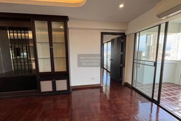 3 Bedroom Condo for sale in Riverside Villa Condominium 1, Bang Khlo, Bangkok