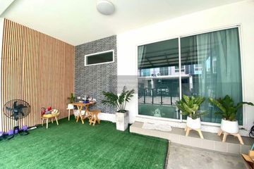 3 Bedroom Townhouse for sale in The Trust Town Wongwaen - Lamlukka, Bueng Kham Phroi, Pathum Thani near BTS Eastern Outer Ring