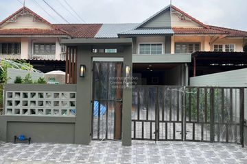 3 Bedroom Townhouse for sale in Khlong Sam, Pathum Thani