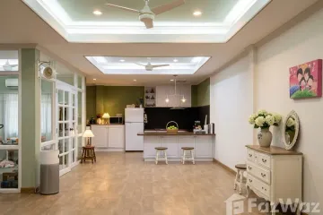 3 Bedroom House for rent in Khlong Tan Nuea, Bangkok