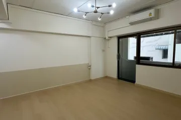 Condo for sale in Family Condominium, Sam Sen Nai, Bangkok near BTS Saphan Kwai
