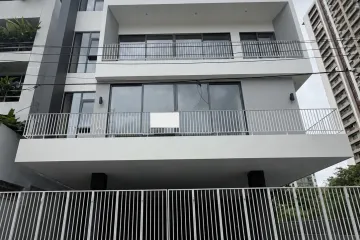 7 Bedroom Office for rent in Huai Khwang, Bangkok near MRT Phra Ram 9