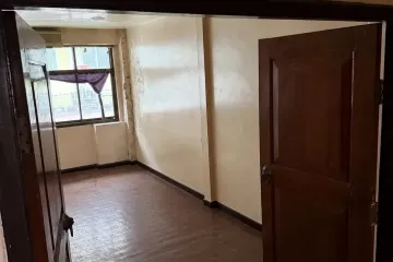 Commercial for rent in Silom, Bangkok near BTS Chong Nonsi