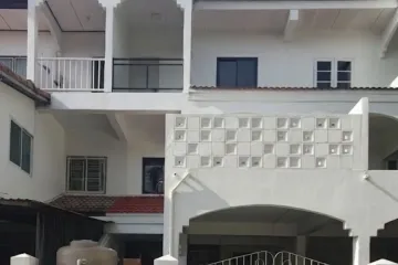 4 Bedroom Townhouse for Sale or Rent in Chiang Mai Land, Chang Khlan, Chiang Mai