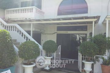 1 Bedroom Condo for rent in Kiarti Thanee City Mansion, Khlong Toei Nuea, Bangkok near BTS Asoke