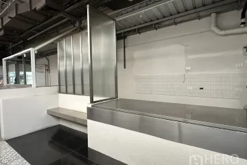 Commercial for rent in Silom, Bangkok near BTS Chong Nonsi