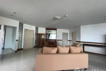 3 Bedroom Apartment for rent in P.W.T. Mansion, Khlong Toei, Bangkok near MRT Queen Sirikit National Convention Centre
