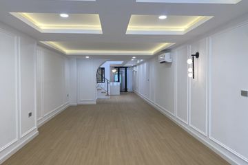 3 Bedroom Townhouse for sale in Khlongtan Nivet, Khlong Tan Nuea, Bangkok near Airport Rail Link Ramkhamhaeng