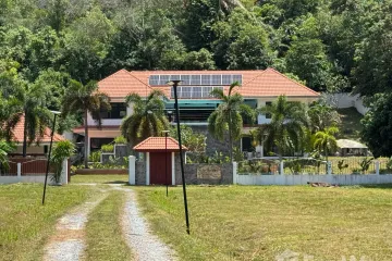 4 Bedroom Villa for sale in Na Mueang, Surat Thani