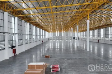 Warehouse / Factory for rent in Lam Pla Thio, Bangkok