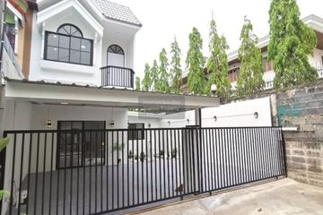 3 Bedroom Townhouse for sale in Bang Chan, Bangkok
