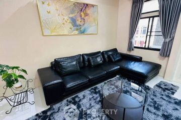 3 Bedroom Townhouse for rent in Moo Baan Chicha Castle, Khlong Toei Nuea, Bangkok near MRT Phetchaburi