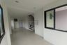 3 Bedroom Townhouse for sale in Thap Yao, Bangkok