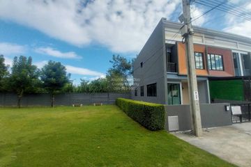 3 Bedroom Townhouse for sale in Thap Yao, Bangkok