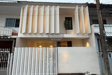 3 Bedroom Townhouse for sale in Khlong Khwang, Nonthaburi