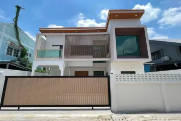 5 Bedroom House for sale in Khlong Chaokhun Sing, Bangkok near MRT Lat Phrao 83