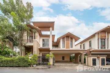 4 Bedroom House for rent in Bang Chak, Bangkok near BTS Punnawithi