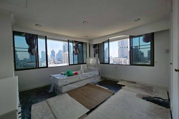3 Bedroom Condo for rent in Acadamia Grand Tower, Khlong Tan Nuea, Bangkok near BTS Phrom Phong