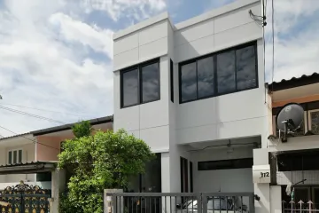 2 Bedroom House for sale in Khlong Tan Nuea, Bangkok