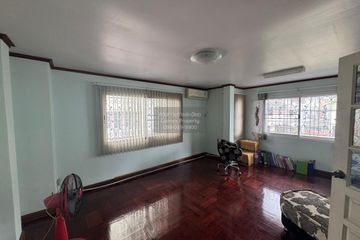 4 Bedroom Townhouse for sale in Don Mueang, Bangkok