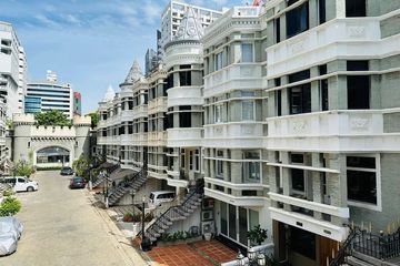 4 Bedroom Apartment for rent in Moo Baan Chicha Castle, Khlong Toei Nuea, Bangkok near MRT Phetchaburi