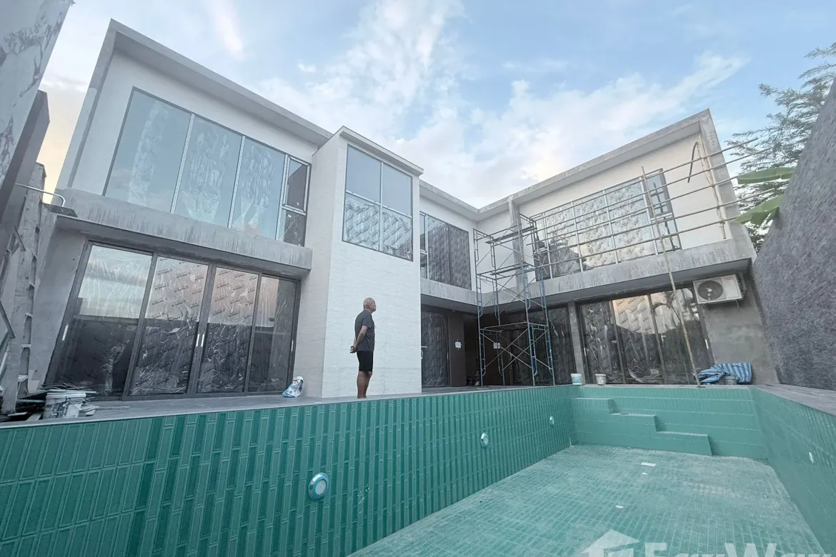 4 Bedroom Villa for rent at Land and Houses Park