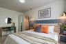 2 Bedroom Condo for sale in Huai Khwang, Bangkok near MRT Huai Khwang