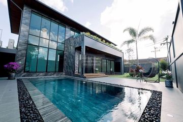 5 Bedroom Villa for sale in Talat Nuea, Phuket