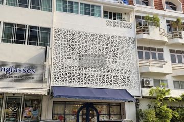 3 Bedroom Townhouse for sale in Din Daeng, Bangkok near MRT Phra Ram 9