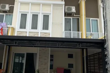 4 Bedroom Townhouse for Sale or Rent in Golden Town 2 Onnut-Ladkrabang, Lat Krabang, Bangkok