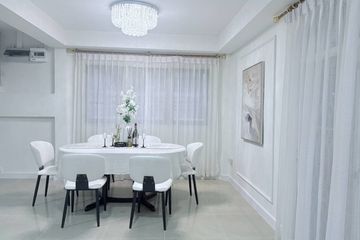 6 Bedroom House for rent in Huai Khwang, Bangkok