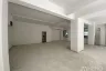 Commercial for rent in Khlong Tan Nuea, Bangkok