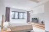 3 Bedroom Condo for rent in Sethiwan Residence, Khlong Toei Nuea, Bangkok near Airport Rail Link Makkasan