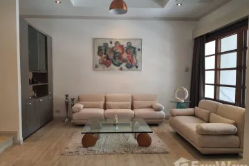 3 Bedroom House for rent in Khlong Tan Nuea, Bangkok