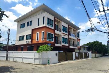 4 Bedroom Townhouse for sale in Khlong Kum, Bangkok