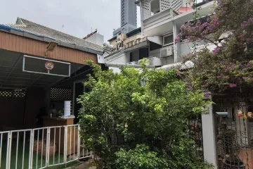 12 Bedroom Hotel / Resort for rent in Khlong Toei Nuea, Bangkok near MRT Sukhumvit