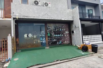 3 Bedroom Townhouse for Sale or Rent in Areeya The Color 1, Chorakhe Bua, Bangkok