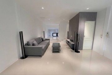 3 Bedroom Townhouse for rent in Bang Chak, Bangkok