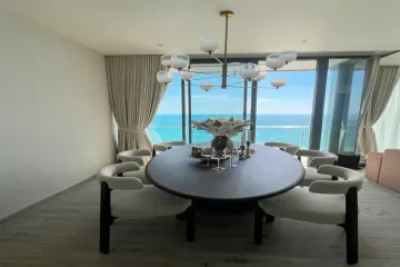 3 Bedroom Condo for sale in Arom Wongamat, Na Kluea, Chonburi