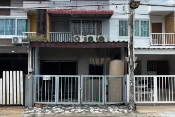 3 Bedroom Townhouse for sale in Rattanakorn Village 12, Nong Prue, Chonburi