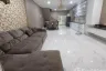4 Bedroom House for rent in Din Daeng, Bangkok near MRT Sutthisan