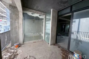 1 Bedroom Commercial for rent in Khlong Toei, Bangkok near MRT Queen Sirikit National Convention Centre