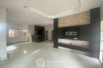 3 Bedroom House for sale in Surasak, Chonburi