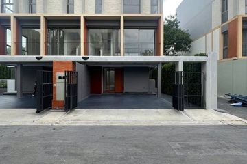 3 Bedroom Townhouse for sale in Dhepa Ramkhamhaeng 118, Saphan Sung, Bangkok