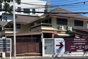 5 Bedroom House for rent in Sam Sen Nok, Bangkok near MRT Phawana