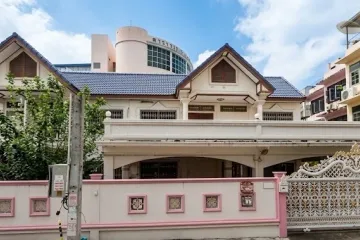 3 Bedroom House for sale in Na Kluea, Chonburi