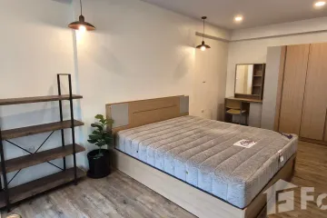 1 Bedroom Condo for rent in Saranjai Mansion, Khlong Toei, Bangkok near BTS Nana