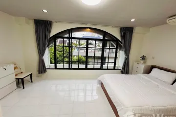4 Bedroom Townhouse for rent in Moo Baan Chicha Castle, Khlong Toei Nuea, Bangkok near MRT Phetchaburi