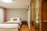 2 Bedroom Condo for rent in United Tower, Khlong Tan Nuea, Bangkok near BTS Thong Lo